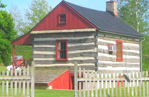 Robesonia House | House ∙ 1 bedroom ∙ 2 guests