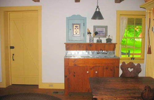 Robesonia House | House ∙ 1 bedroom ∙ 2 guests
