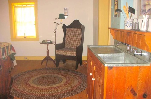 Robesonia House | House ∙ 1 bedroom ∙ 2 guests