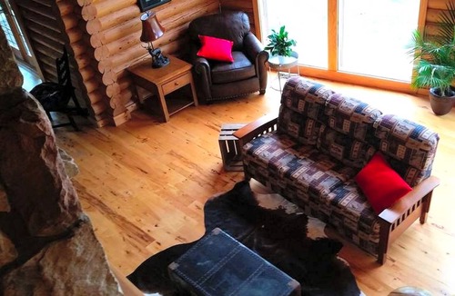 Emlenton House | House ∙ 3 bedrooms ∙ 12 guests