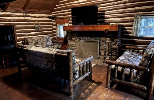Clarington House | House ∙ 4 bedrooms ∙ 10 guests