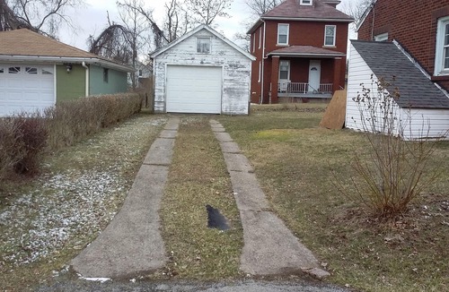 Aliquippa Apartment | House can sleep 8 or more people