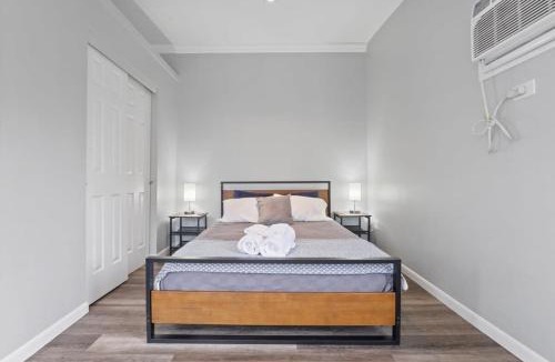 Newark Hotel | Housepitality - The Restful Studio - Cozy