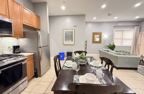 North Bergen Apartment | Huge apartment near NYC+Parking!