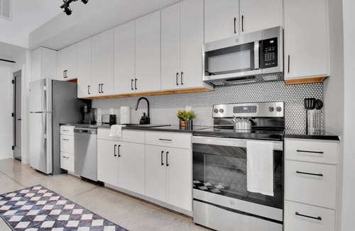 Judson Apartment | Huge, Open Loft | Arts District | 5 mins to DT GVL