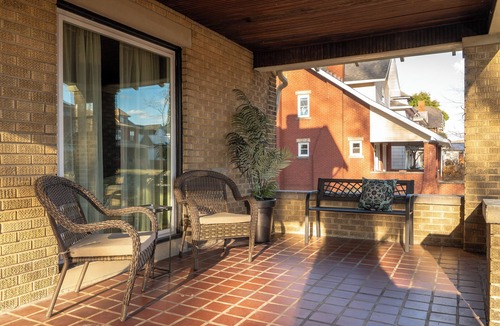 Huntington House | Huntington Modern History - 4BR MU, DT, St Marys