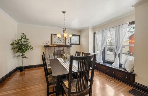 Huntington House | Huntington Modern History - 4br, Mu, Dt, St Marys
