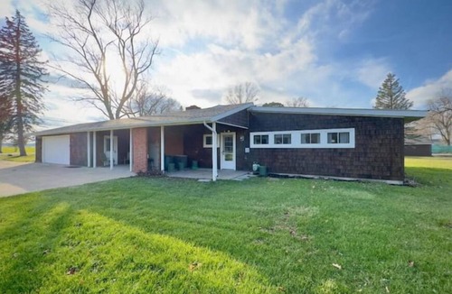 Mitiwanga House | Huron Beach House on Lake Erie