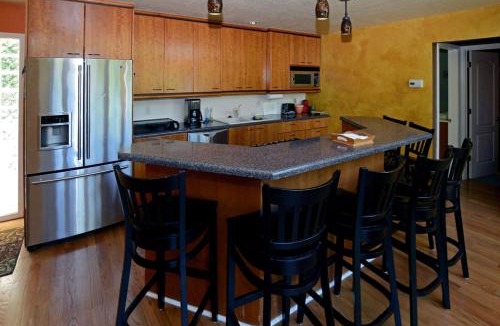 Maynardville House | Hurricane Hideaway
