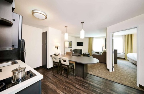 Morris Plains Hotel | Ideal Mix of Comfort and Value! 4 Posh Units, Pets are Allowed Here