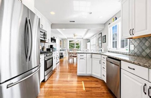 Beach Haven Gardens House | IDEAL VACATION SPOT! CLOSE TO THE BEACH AND EVERYTHING ELSE!