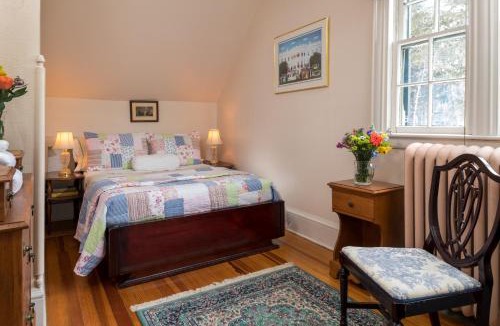 Watkins Glen Bed & Breakfast | Idlwilde Inn