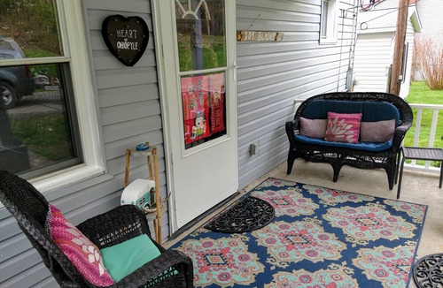 Ohiopyle House | In the ❤ of Ohiopyle. Central location, clean, charming. Large yard with firepit