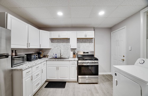 Wilkes-Barre Apartment | In Unit W&D Free Parking Fast Wifi 5 Min Downtown