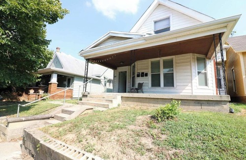 Near Eastside Apartment | Indianapolis 1BR Retreat w/Parking & Workspace
