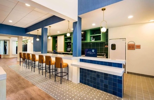 Eastwick Hotel | Indulge in Home-Like Comfort! 2 Comfortable Units, Close to Liberty Bell