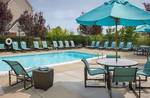 Charleston Hotel | Indulge in Home-Like Comfort! Pet-Friendly, Close to East End Historic District