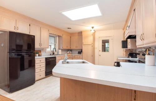 Saint Thomas House | Inglewood Cottage