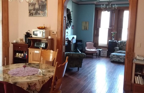 Oregon District House | Inn Port Lodging