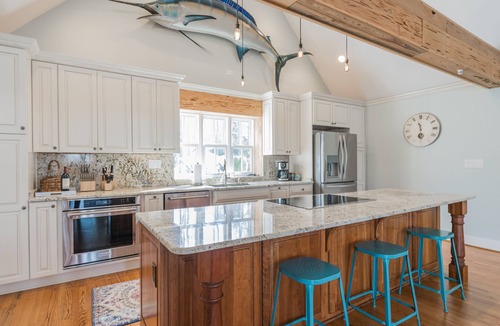 Irvington House | Irvington's BEST WATERFRONT EXPERIENCE!. Walk to Tides Inn & Irvington shops.