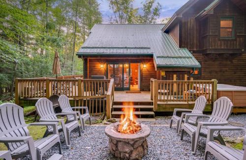Thayerville House | Jamesons Cabin! 8 Minutes to Wisp, HotTub, FirePit, Pets, EV Chgr