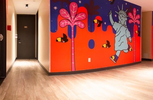 Central Park South Hostel | Jazz on Columbus Circle Hostel