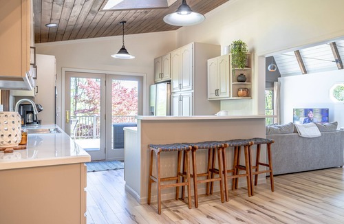 New Bloomfield House | Jericho Ridge Retreat.