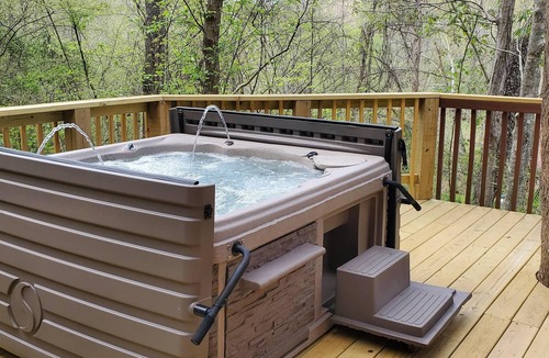 Slade Cabin | Just 1 mile from Natural Bridge State Park!