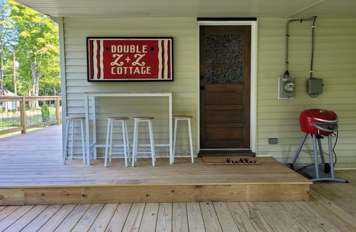 Linesville Cottage | Keepsake by the Lake - Newly renovated 1 bedroom cozy cottage