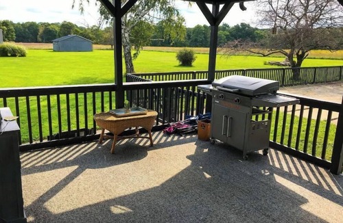 Kennerdell House | Kennerdell Country Retreat with seasonal inground pool