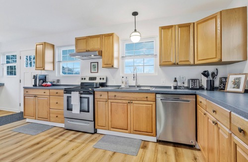 Prince Frederick House | Kick back and enjoy the Chesapeake & this 3-bedroom, relaxing, stylish space.