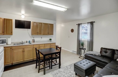 Halifax Apartment | King and Queen Suite Room 205 at Halifax Innnn