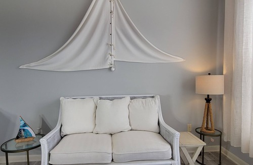 Ocean Air Park House | King En Suite, Pool, Beach, 5 BR, 4 Bath,Free Parking, Game Rm, Sleep 13