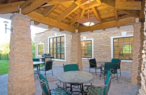 Chesapeake Condo | King Suite. Free Breakfast. Indoor Pool & Hot Tub. Great for Business Travelers!