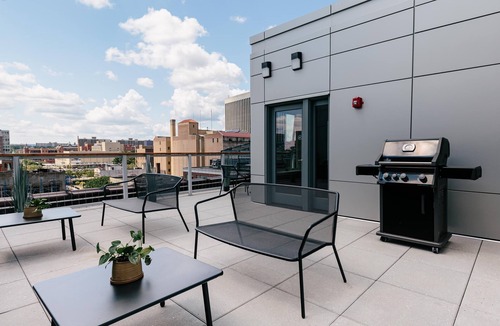 Central Business District Apartment | Kislak 301Chic Studio in the Heart of Downtown