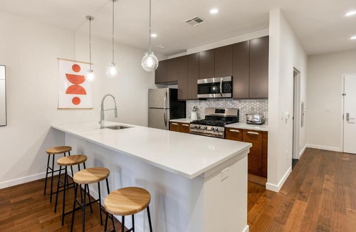 Central Business District Apartment | Kislak 405 Luxurious 1BR Retreat Above the City