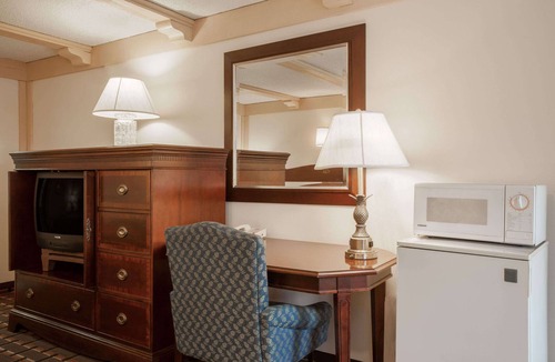 South Greensburg Hotel | Knights Inn Greensburg