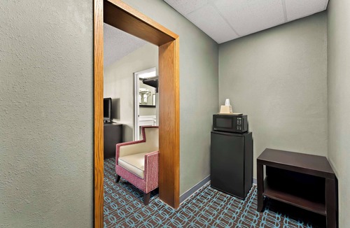 North Wales Hotel | Knights Inn Montgomeryville