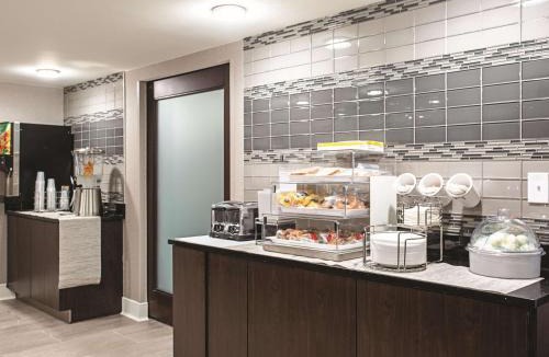 Rosedale Hotel | La Quinta by Wyndham Baltimore N/White Marsh