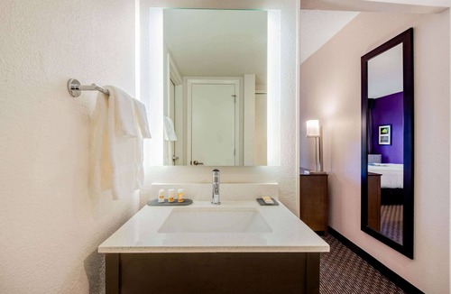 Linthicum Heights Hotel | La Quinta Inn & Suites by Wyndham Baltimore BWI Airport