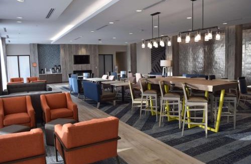 Scotchtown Hotel | La Quinta Inn & Suites by Wyndham Middletown-Goshen