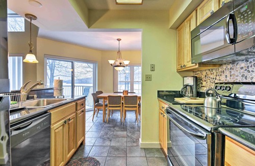 Lake Harmony Condo | Lake Harmony Condo < 1 Mi to Big Boulder Mountain!