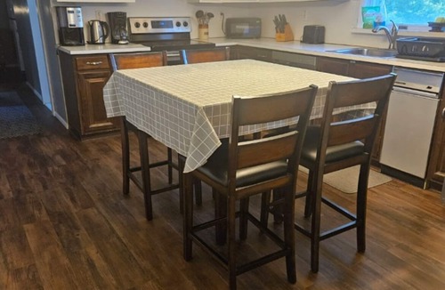 White Haven House | Lake House Retreat in the Heart of the Poconos. Hot Tub, Pool Table, Fire Pit