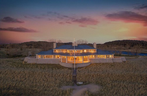 Saugatuck House | Lake Michigan & channel, Saugatuck. 8 bedrooms, heated pool in season, hot tub.
