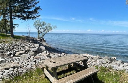 Wilson House | Lake Ontario House with beach