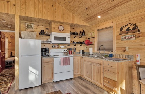 White County Cabin | Lake View Adventure Cabin at Bear Bluff Retreat