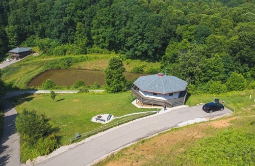 Logan Cabin | Lake View - Hosted by The Chalets