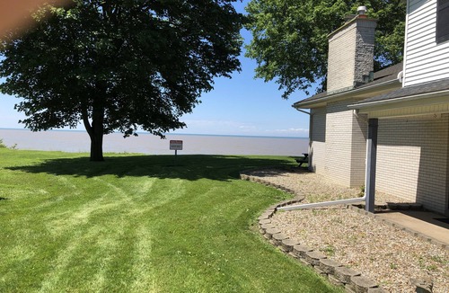 Lorain House | Lake views and Sunsets for Days