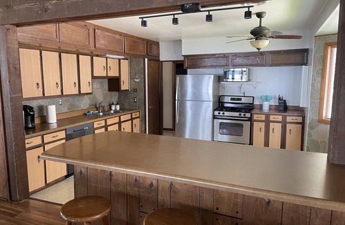 Shelbyville House | Lakefront home with 3 bedrooms, 2 baths, great for groups up to 10