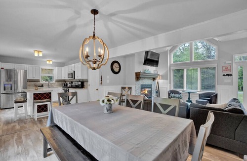 Henryville House | Lakefront Stay w/Sauna, Games & Jacuzzi